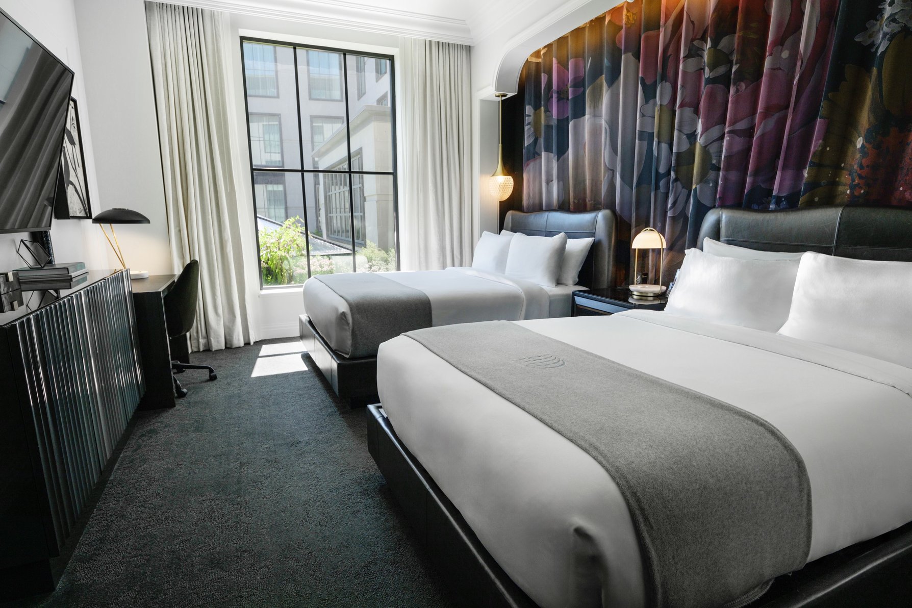 Daxton Hotel Birmingham, Curio Collection by Hilton Room Type - ATRIUM 2 QUEEN