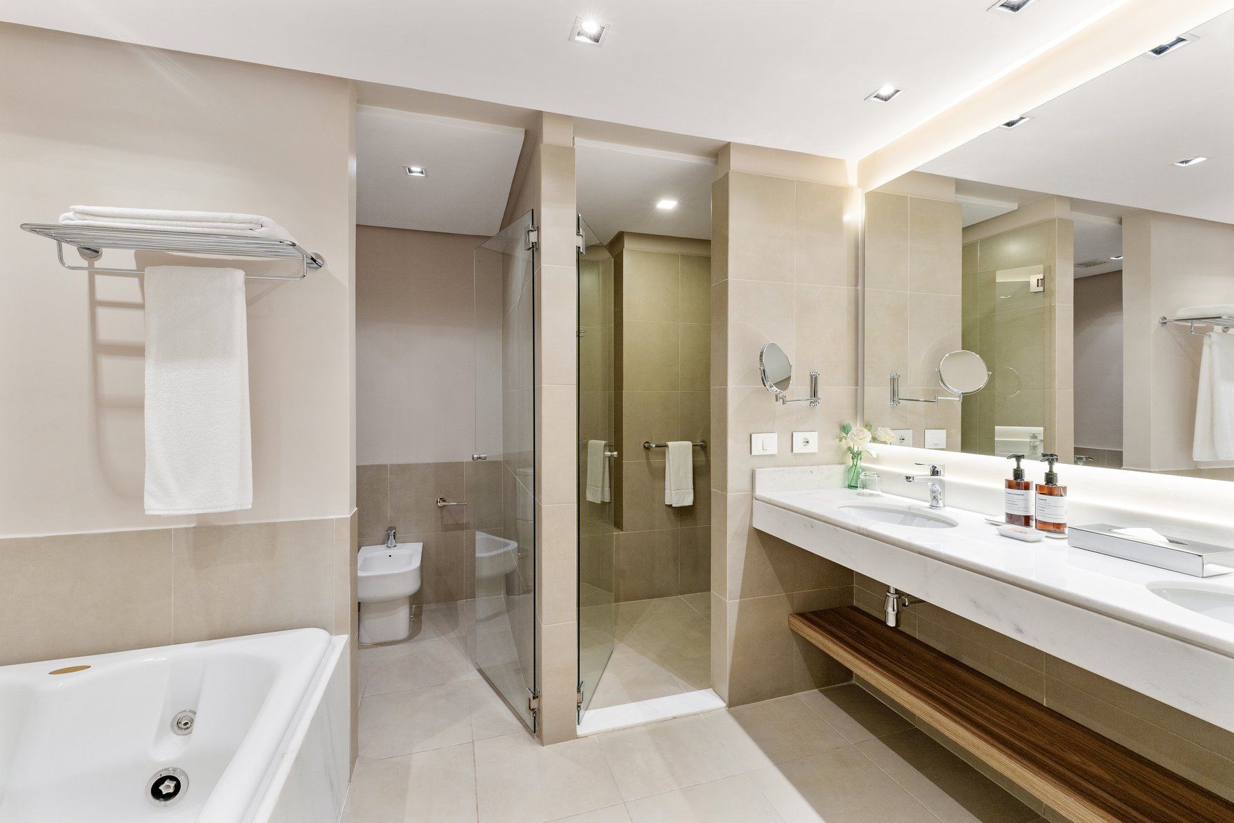 Palmaroga Hotel Asuncion, Tapestry Collection by Hilton Room Type - 1KNG 1BDR PRESIDENTIAL STE