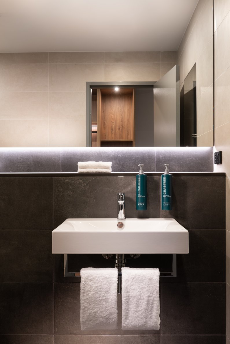 DoubleTree by Hilton Hobart Room Type - 2 QUEEN GUEST ROOM