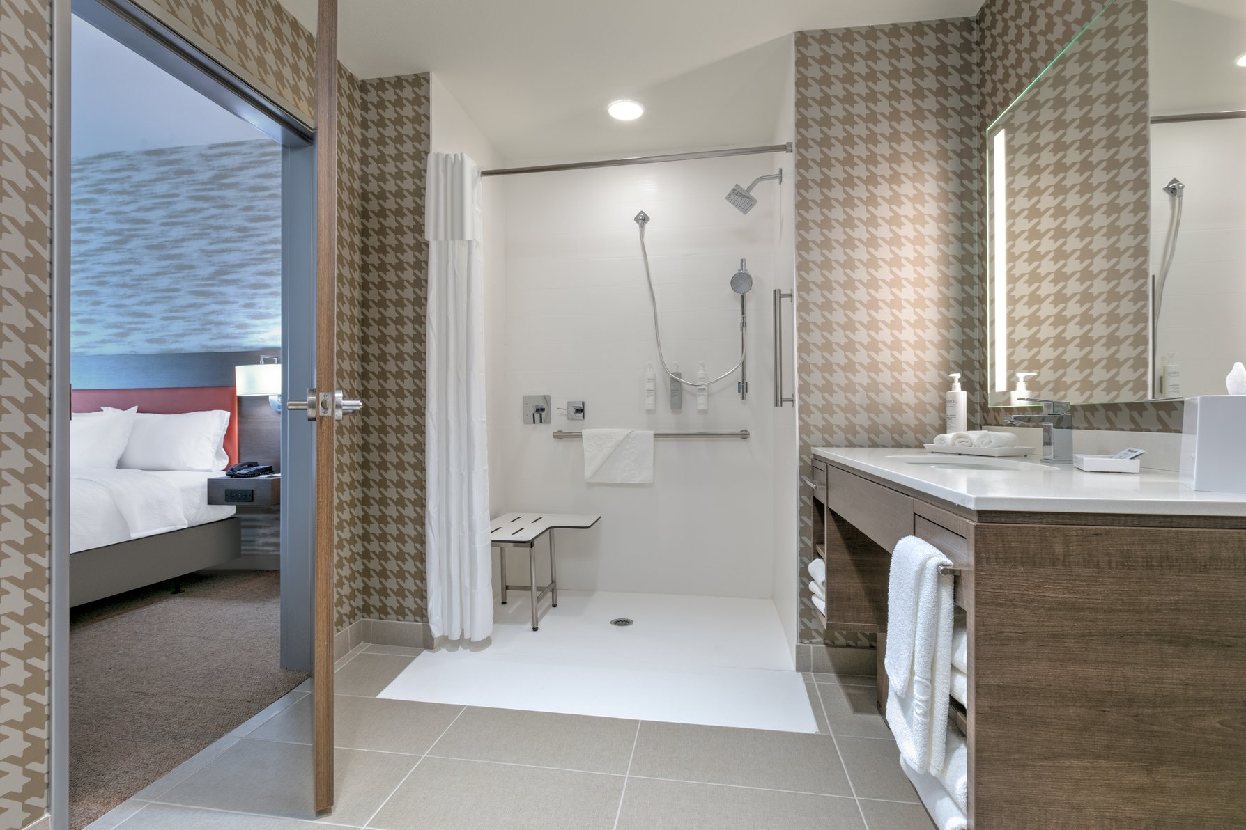 Home2 Suites by Hilton Tulsa Airport Room Type - 1KG ACC RI SHOWER SUITE