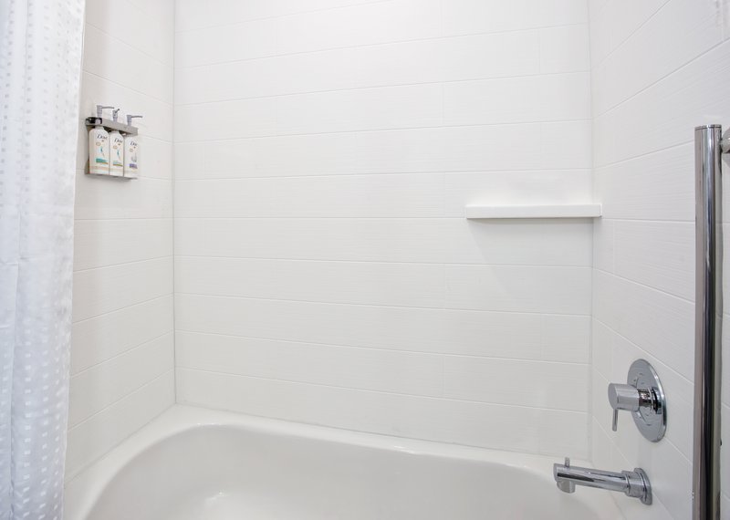 Holiday Inn Express and Suites Ormond Beach – North Daytona