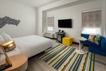 Savvy Deluxe, Larger Guest room, 1 King