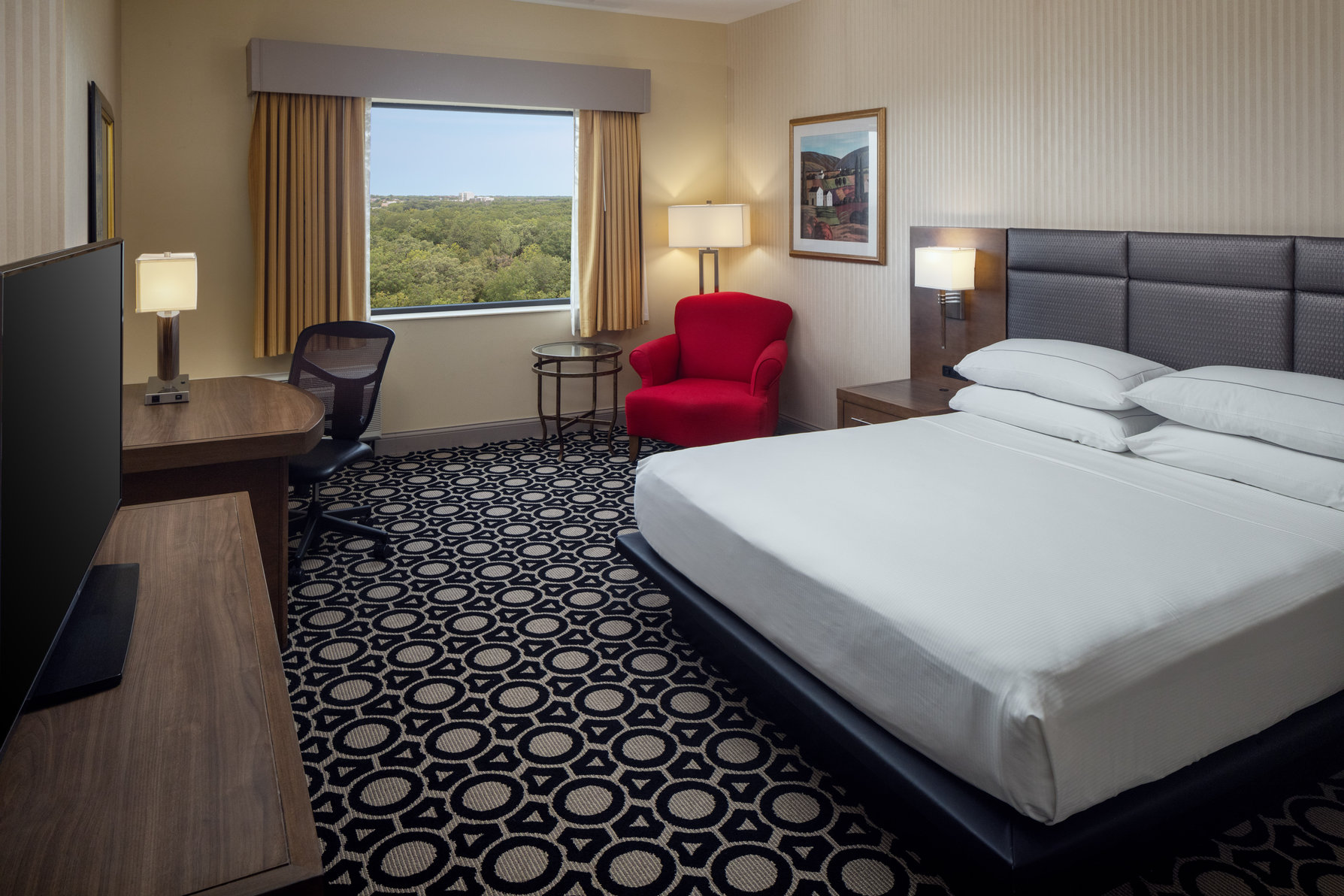 HILTON CHICAGO NORTHBROOK Room Type - 1 KNG BED HI-FLR VIEW