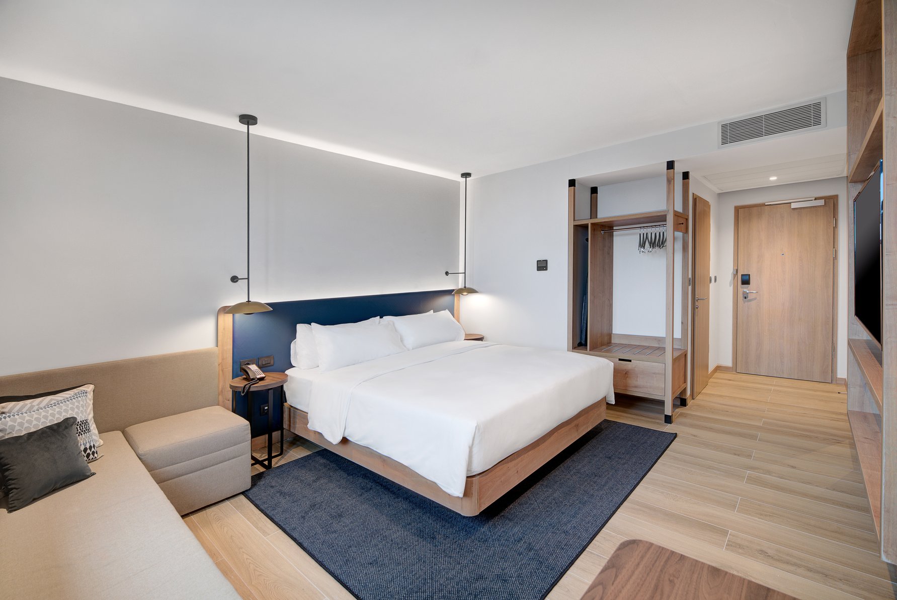 Hilton Garden Inn Bucharest Airport Room Type - KING SUPERIOR ROOM