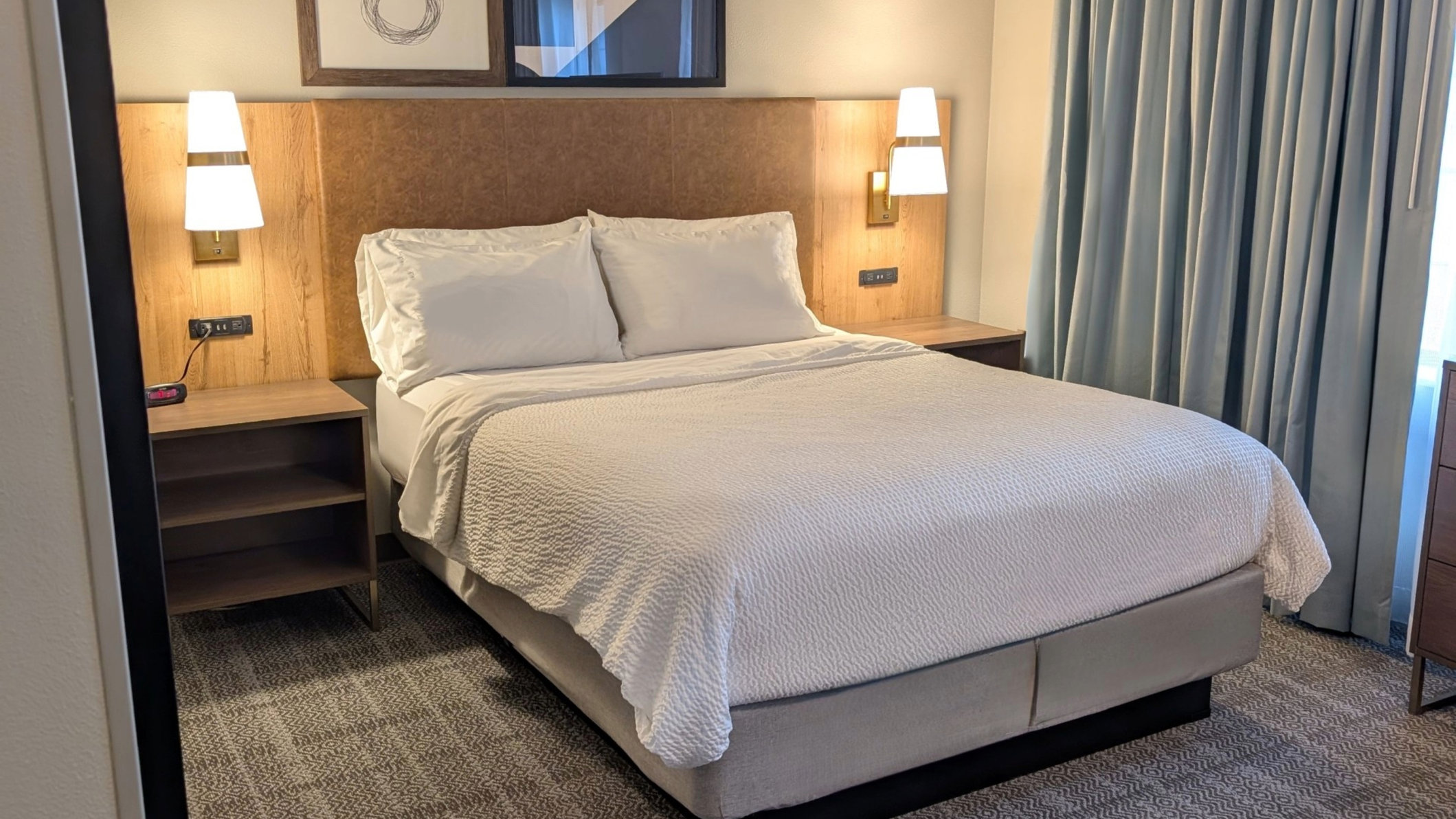 Staybridge Suites BISMARCK, an IHG hotel Room Type - 1 King 1 Bedroom Suite Mobil Access Tub