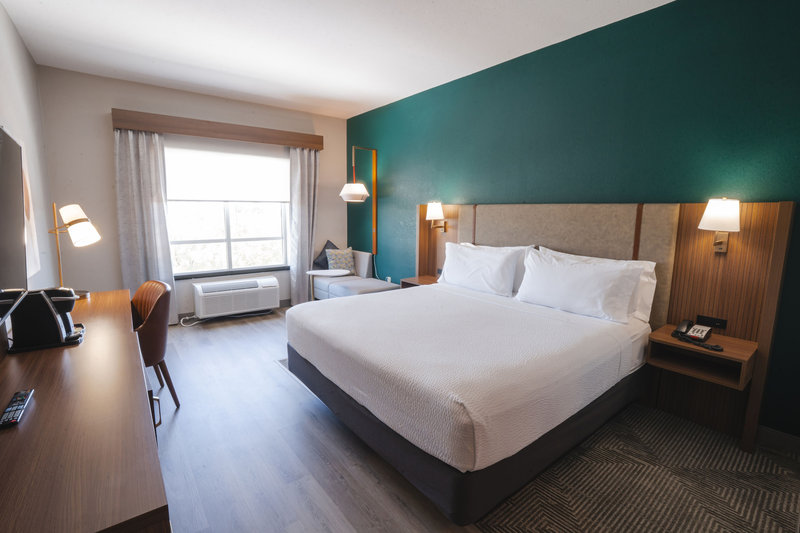 HOLIDAY INN WEST ENERGY CORRID