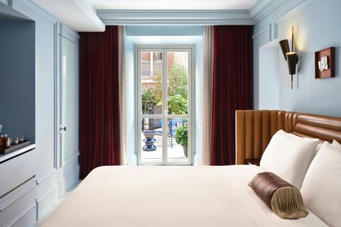 Mega Suite - Bedroom