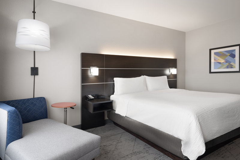 Holiday Inn Express and Suites West Memphis