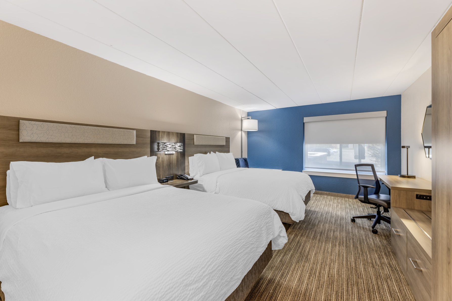 Holiday Inn Express Chicago-Downers Grove Room Type - 2 Queen Standard