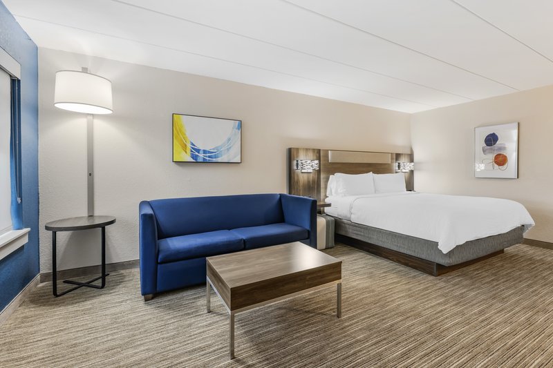 HOLIDAY INN EXP DOWNERS GROVE