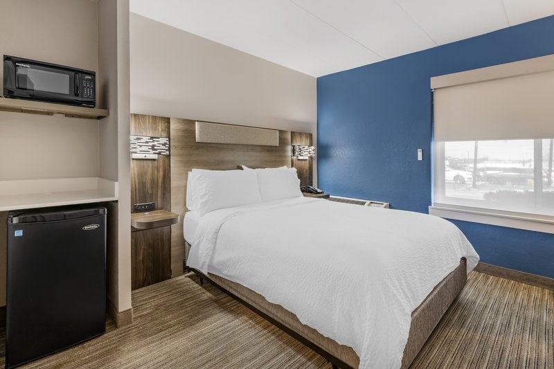 HOLIDAY INN EXP DOWNERS GROVE