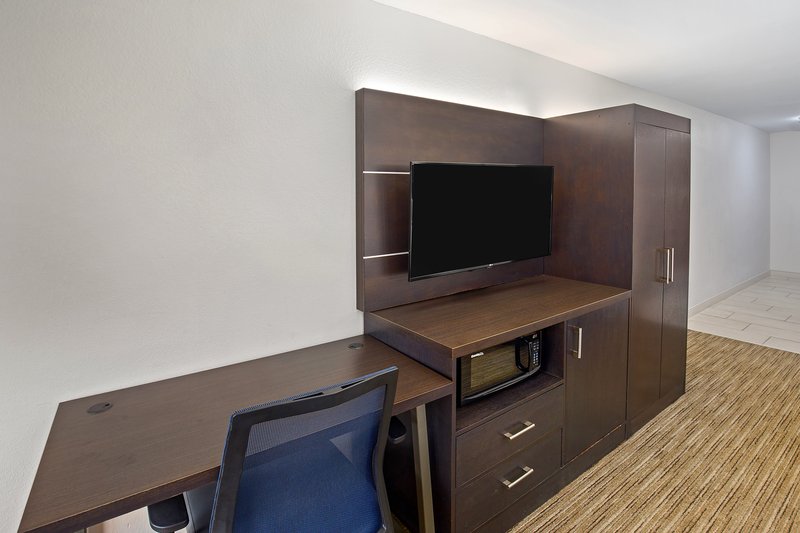 Holiday Inn Express and Suites Locust Grove