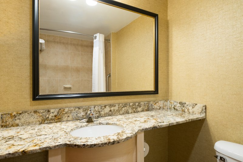 HOLIDAY INN EXP NYC CHELSEA