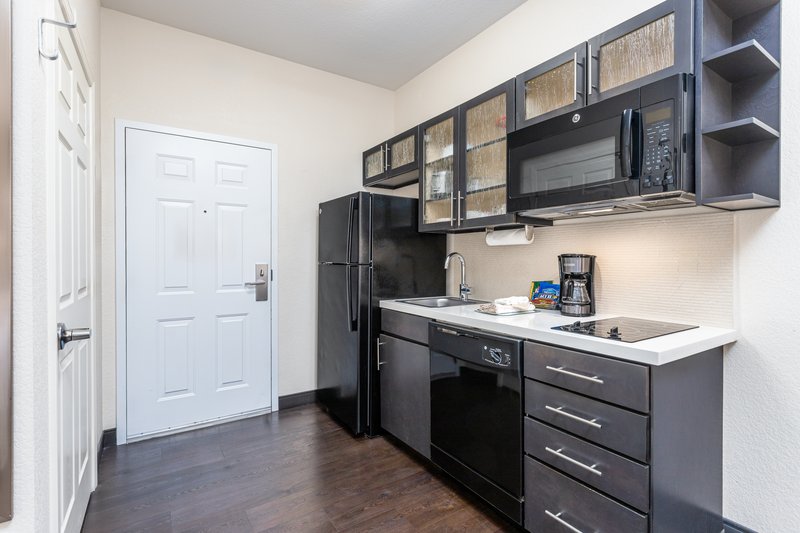 Candlewood Suites – Military Building 540