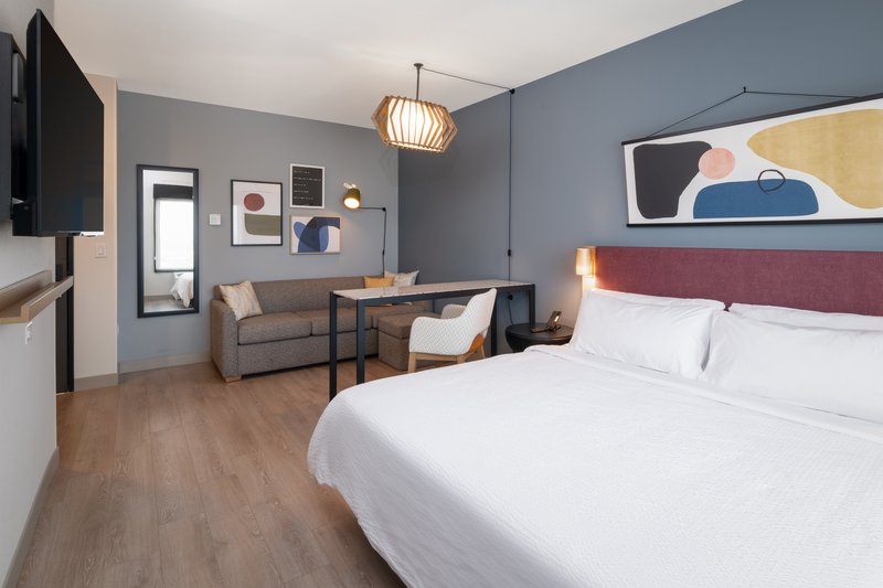 Atwell Suites Henderson – at the Pass