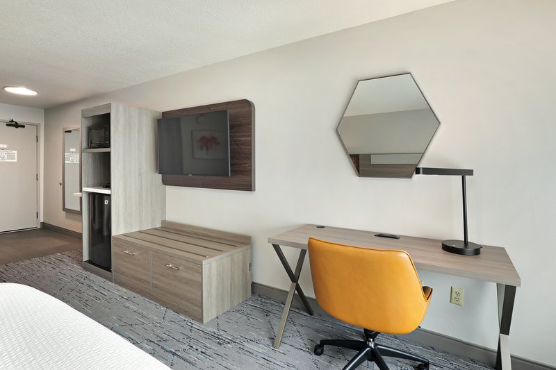 HOLIDAY INN EXP STE NEW BERLIN