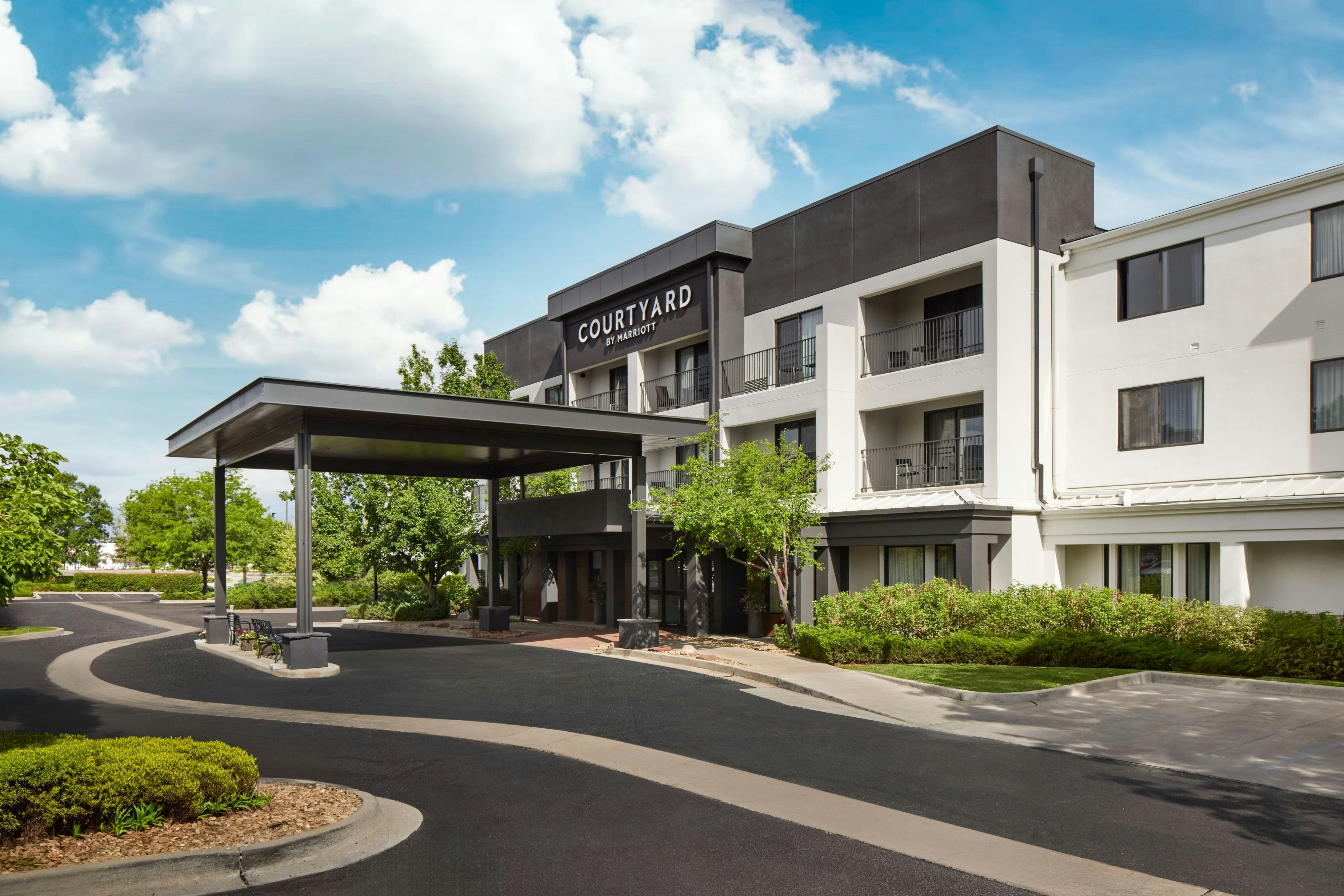 Courtyard Boulder Longmont