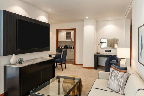 Superior Deluxe Suite Tower 01 Living area