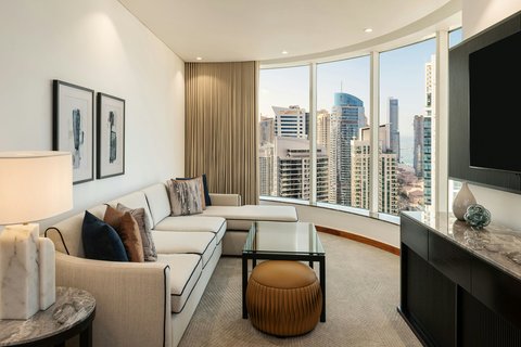 Superior Deluxe Suite Tower Living area