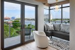 Hutchinson Balcony Suite, 1 Bedroom Suite, 1 King, Riverfront, Corner room, Balcony