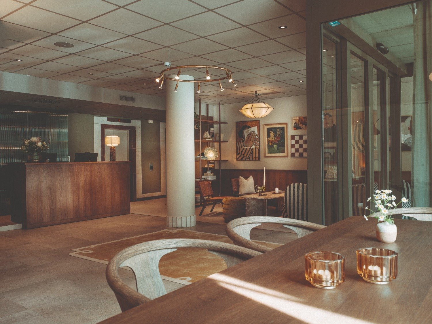 City Hotel