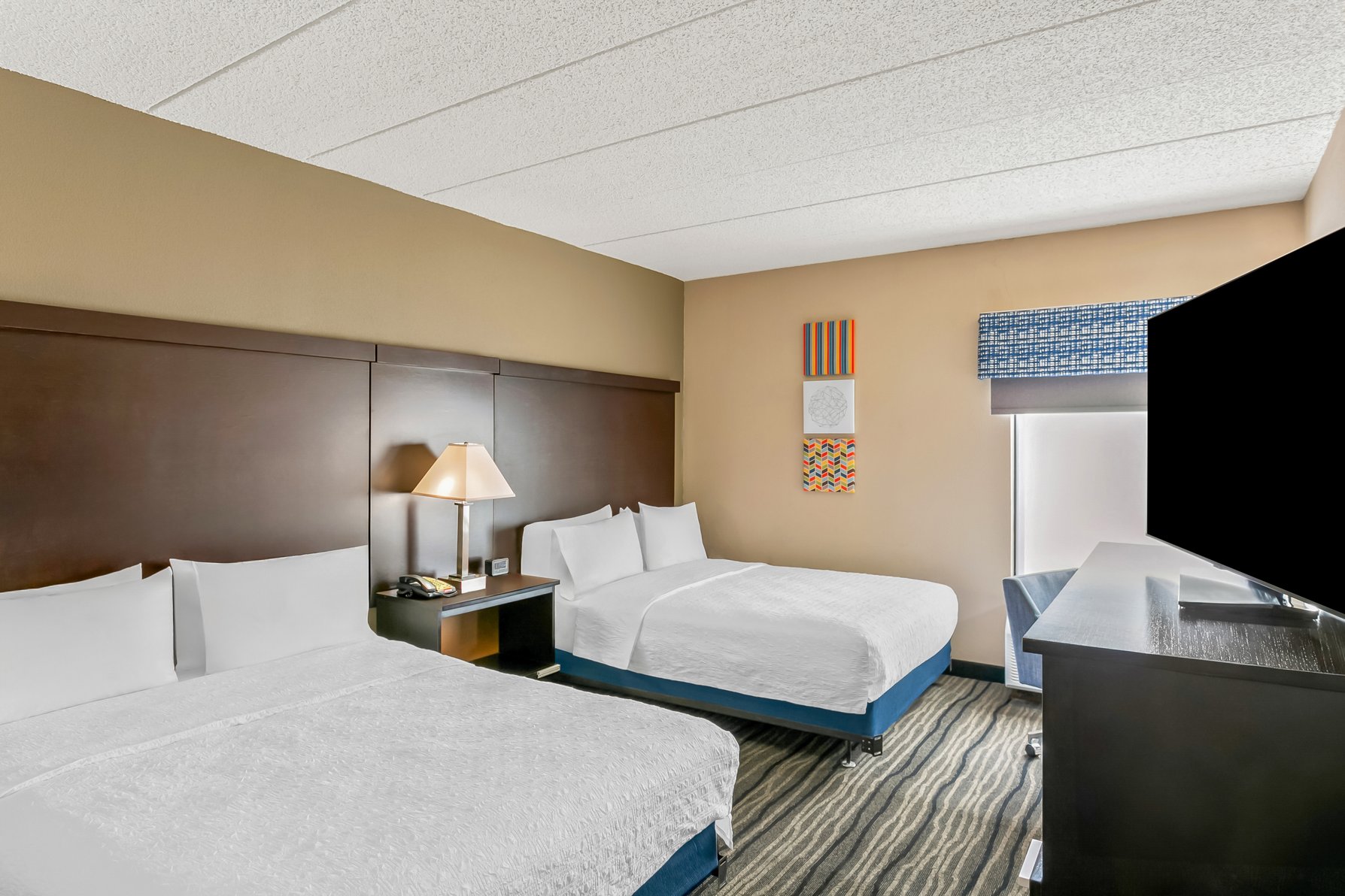 Hampton Inn by Hilton Bowie Room Type - 2 QNS ACCESSIBLE W TUB NS