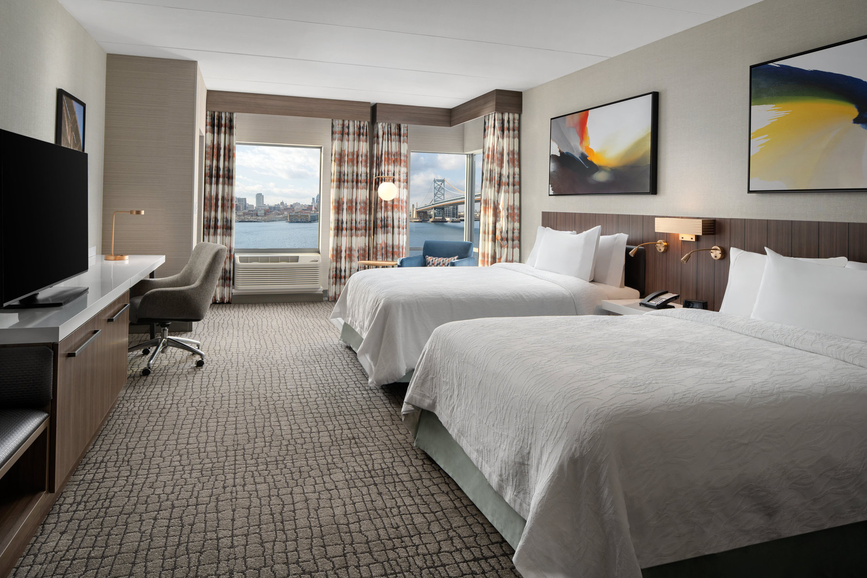 Hilton Garden Inn Camden Waterfront, NJ Room Type - 2QN MOB HEA ACC BATHTUB RV