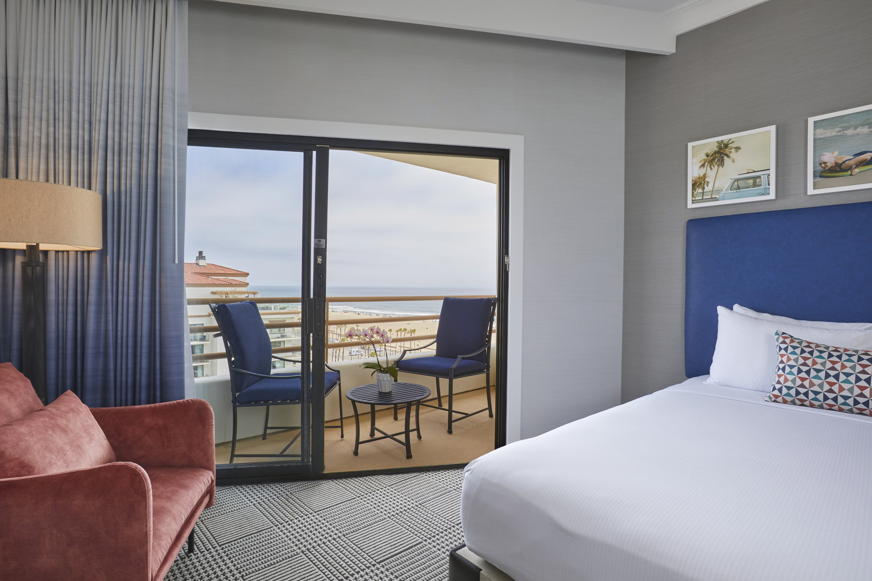 The Waterfront Beach Resort, A Hilton Hotel Room Type - PARTIAL OCEAN VIEW 1 KING