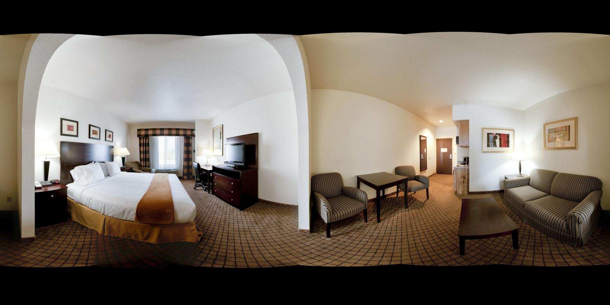 HOLIDAY INN EXP STES CHILDRESS