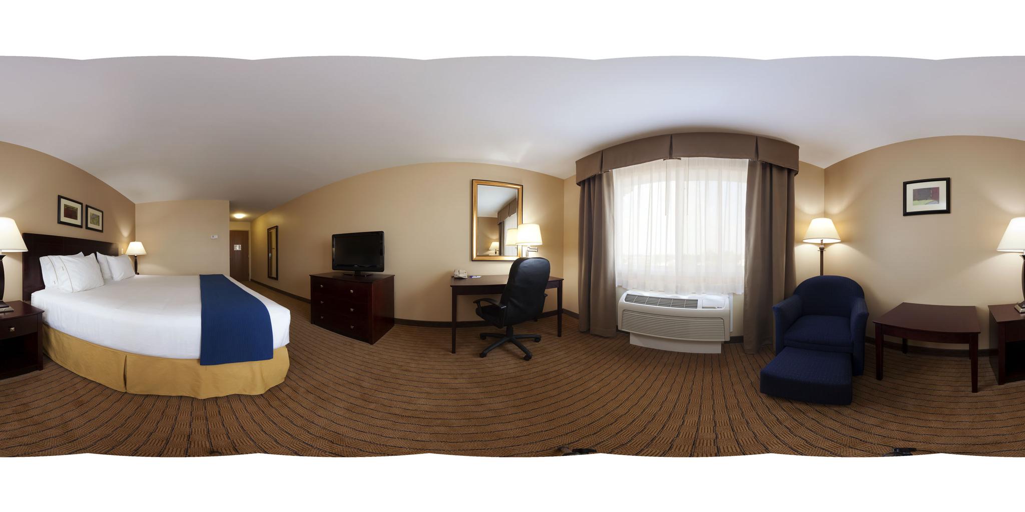 HOLIDAY INN EXP DEVILS LAKE