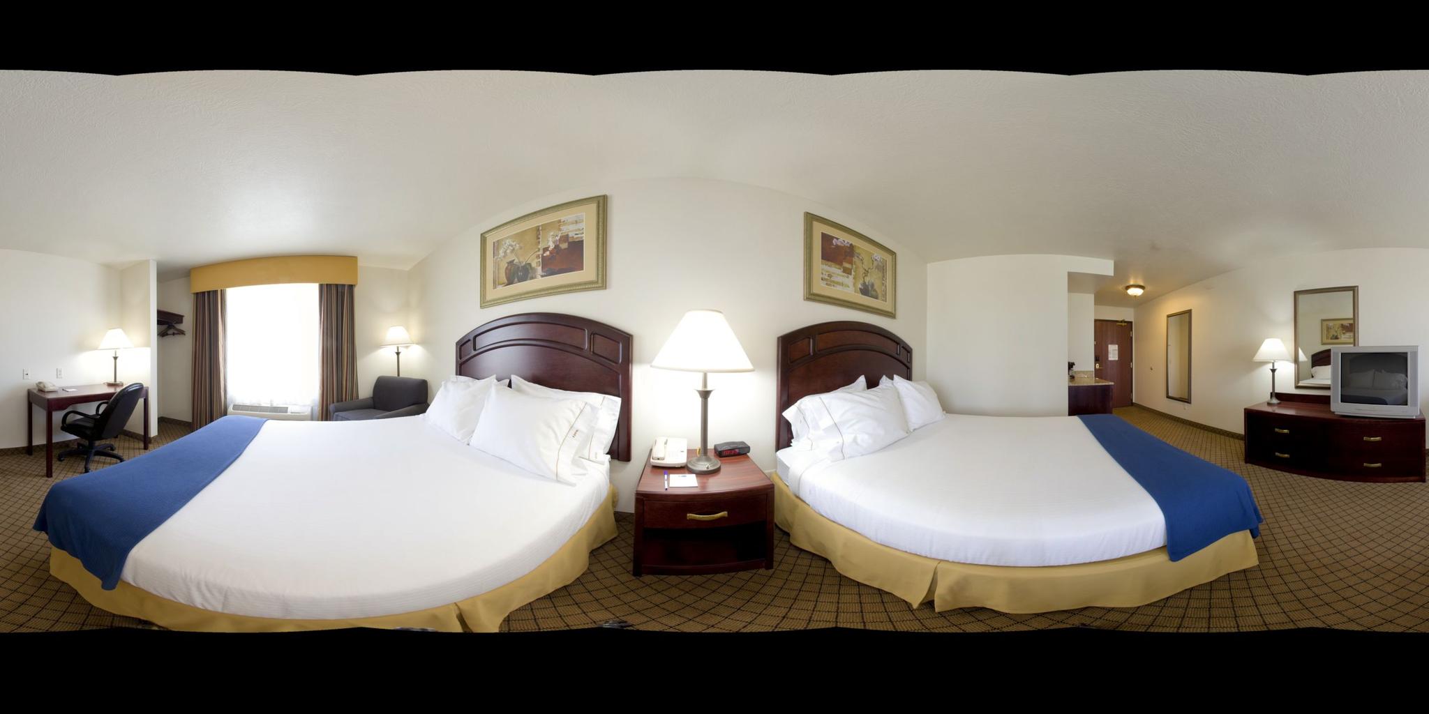 2 QUEEN BEDS NONSMOKING
