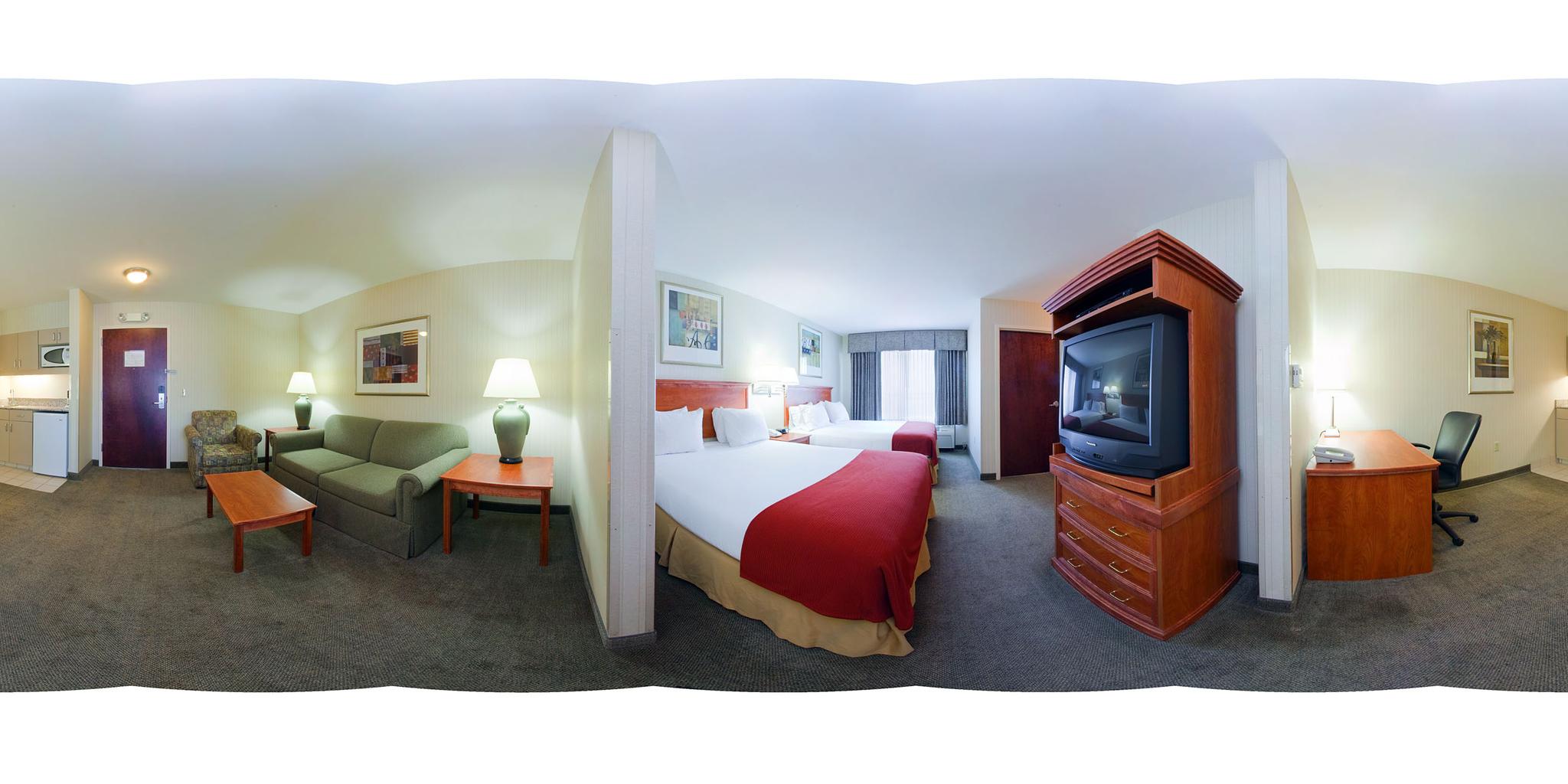 2 QUEEN BEDS SUITE NONSMOKING