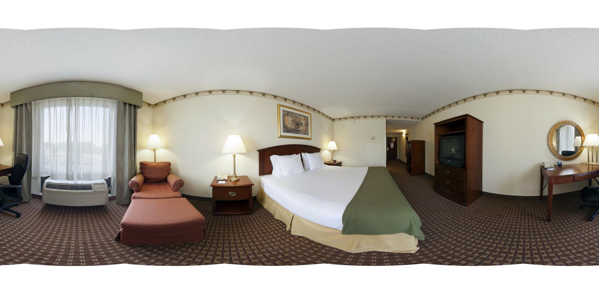 HOLIDAY INN EXPRESS NORTH EAST