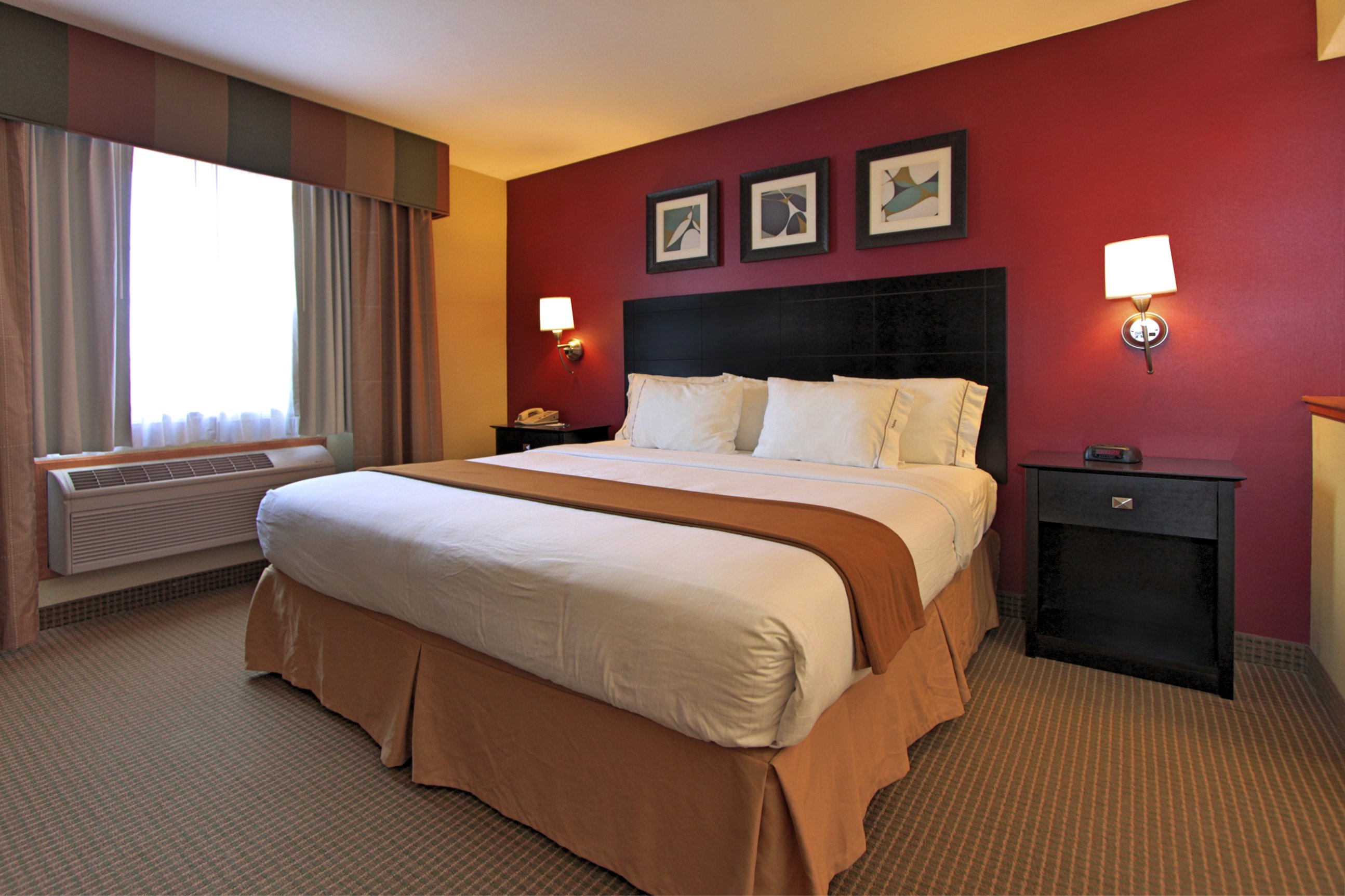 HOLIDAY INN EXPRESS DEFIANCE