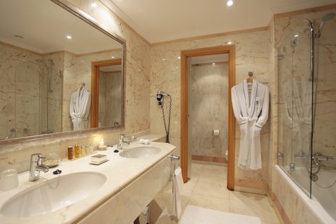 Bathroom Suite