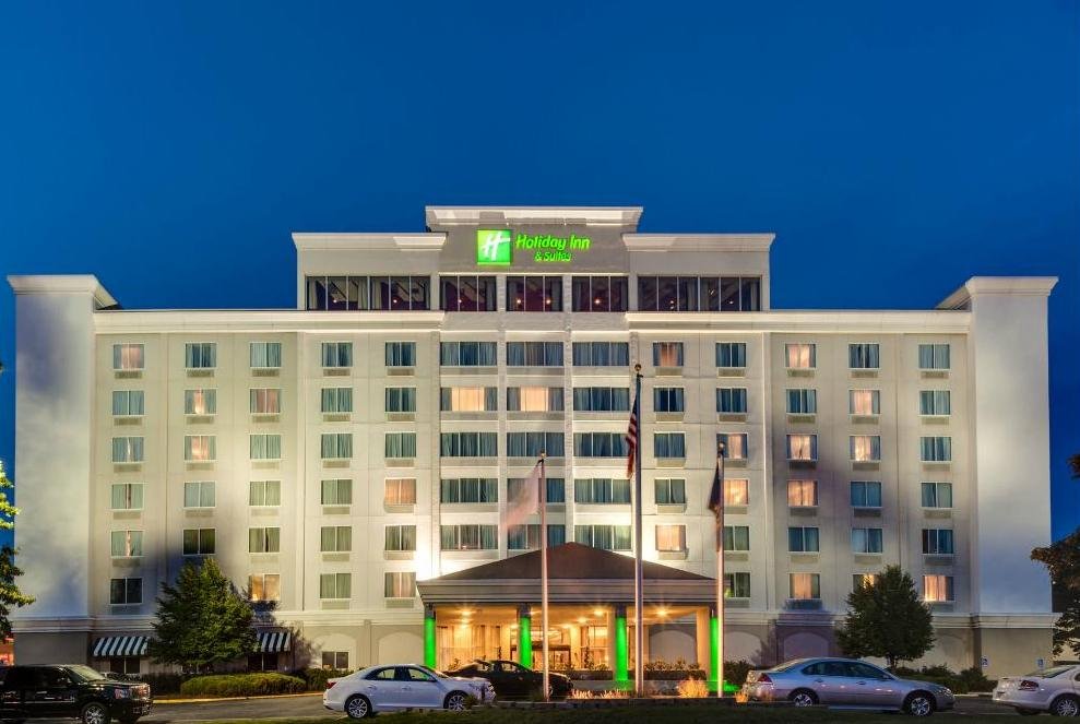 Holiday Inn Hotel & Suites