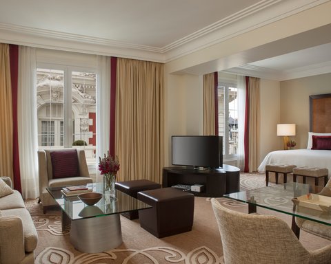 Junior Suite Guest Room