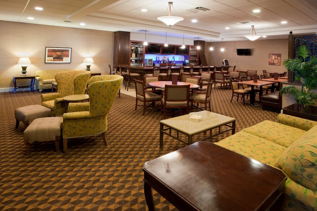 Bar and Lounge