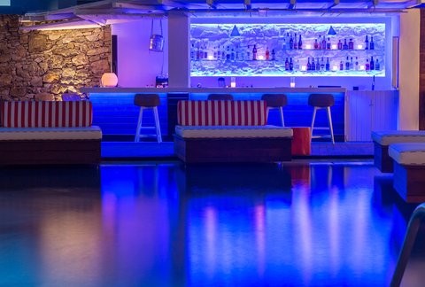 Pool Bar