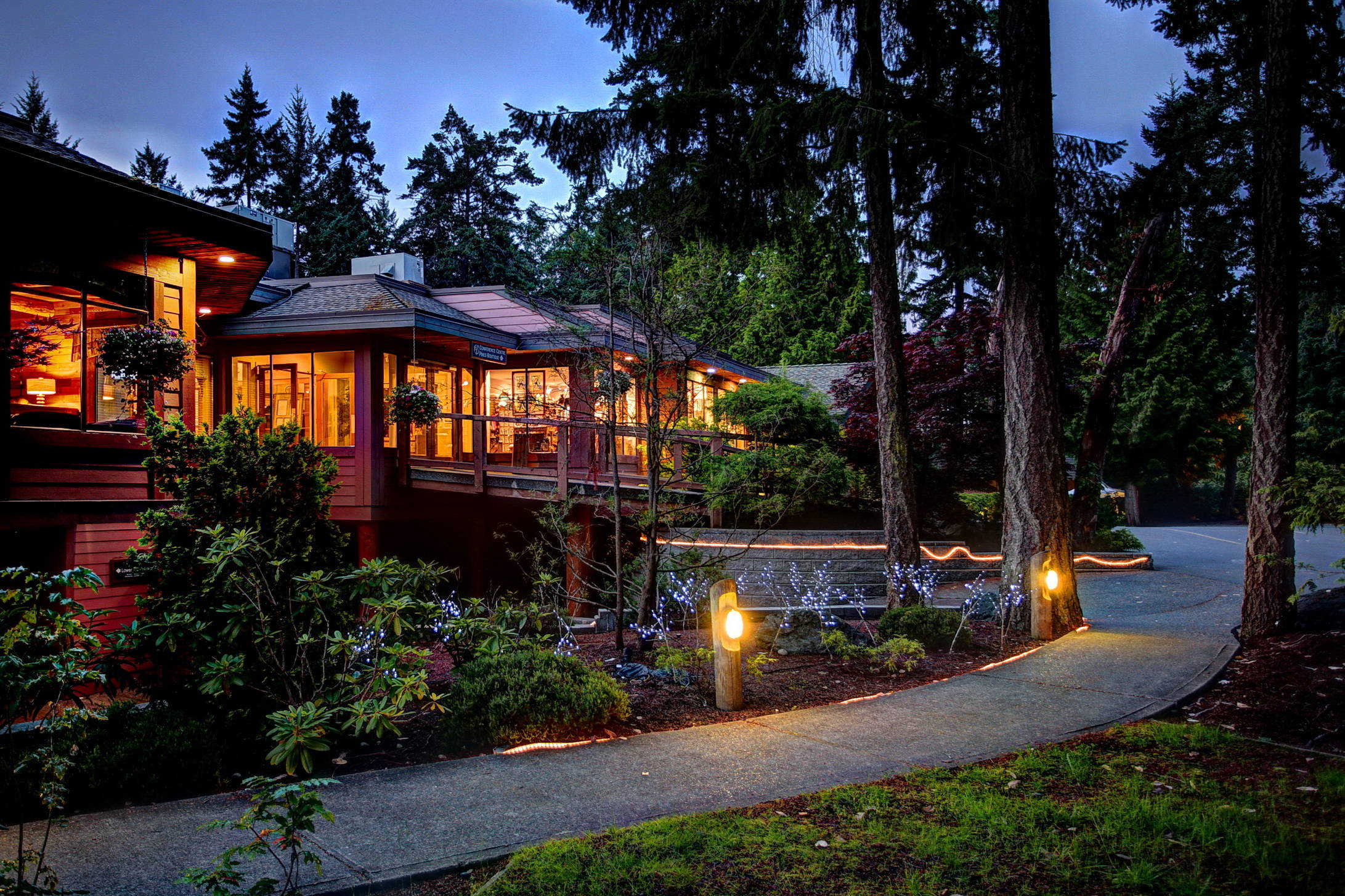 Tigh-Na-Mara Seaside Spa Resort
