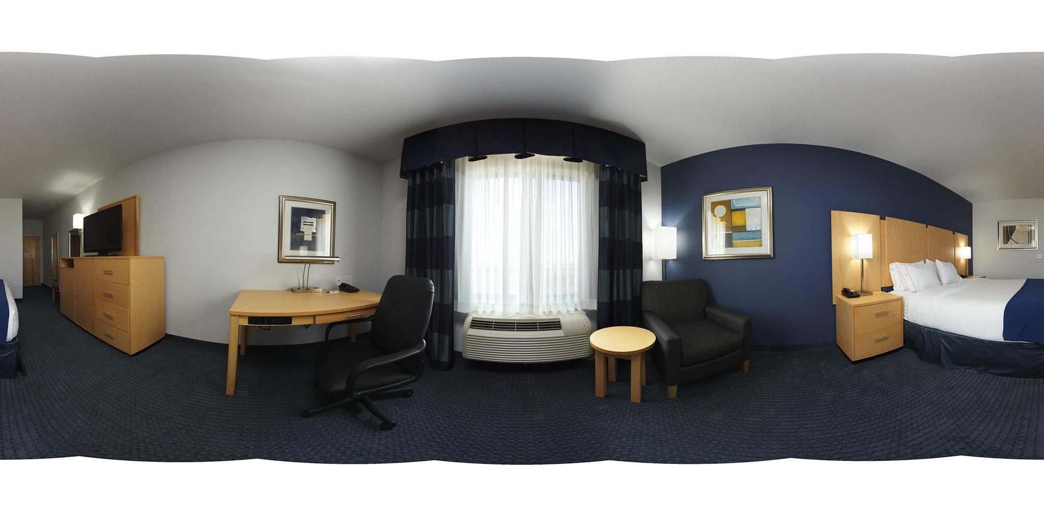 HOLIDAY INN EXP STES HUTTO