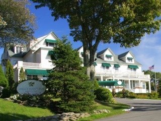 Spruce Point Inn Resort