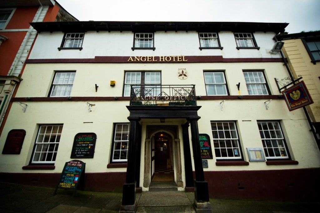 Angel Hotel