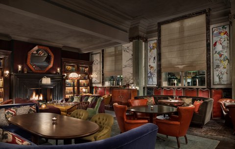 Rosewood London Scarfes Bar - Art on walls