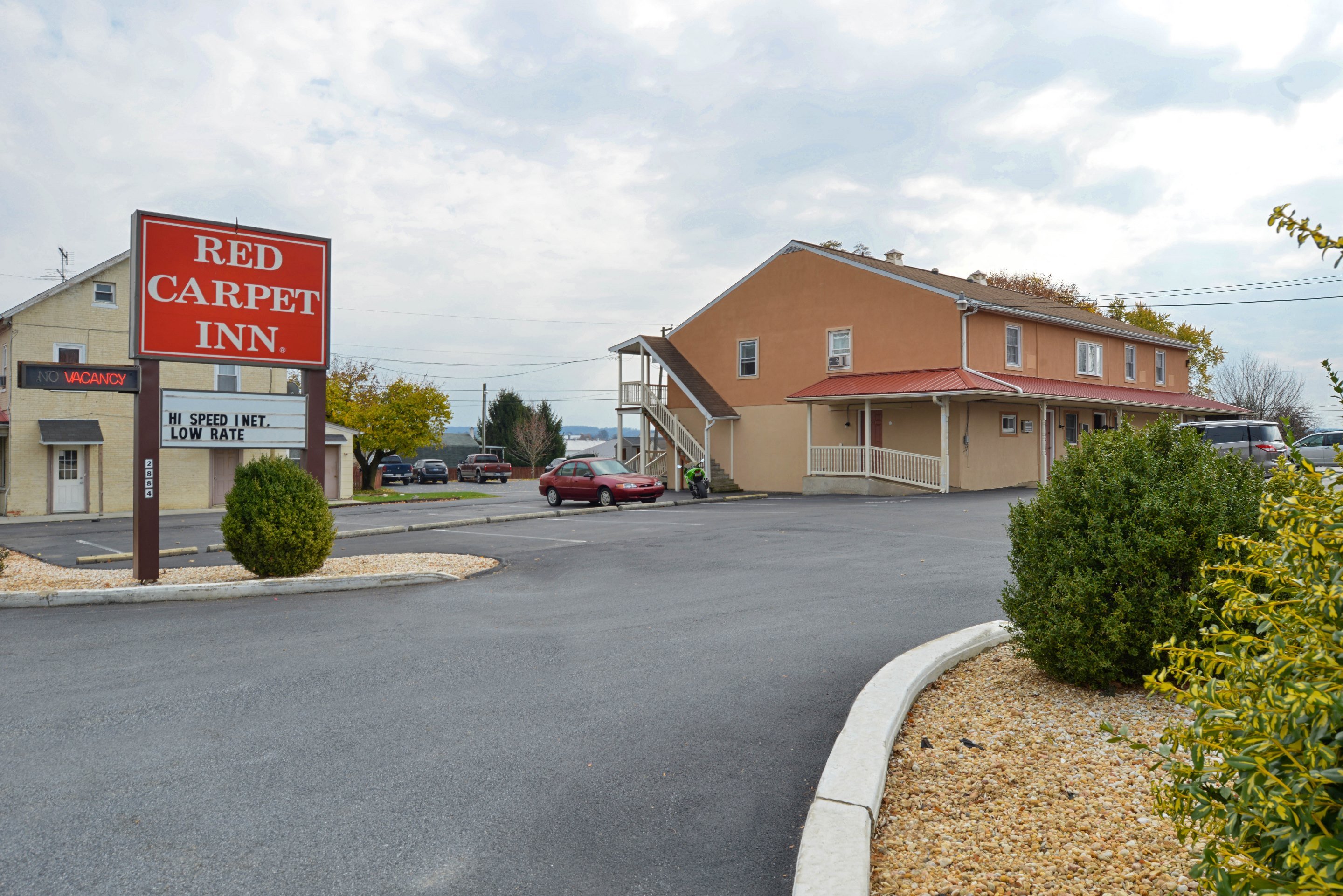 Red Carpet Inn