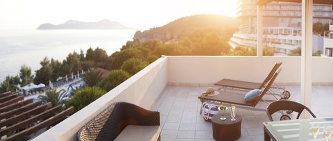 Three Bedroom Residence Sea View
