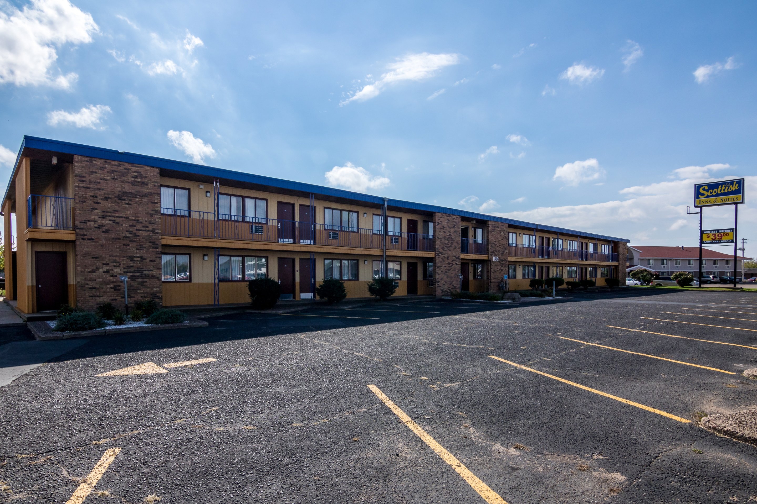 Scottish Inn & Suites Eau Claire