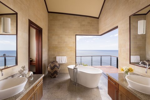 Casa del cielo Estate Home, Master Bathroom