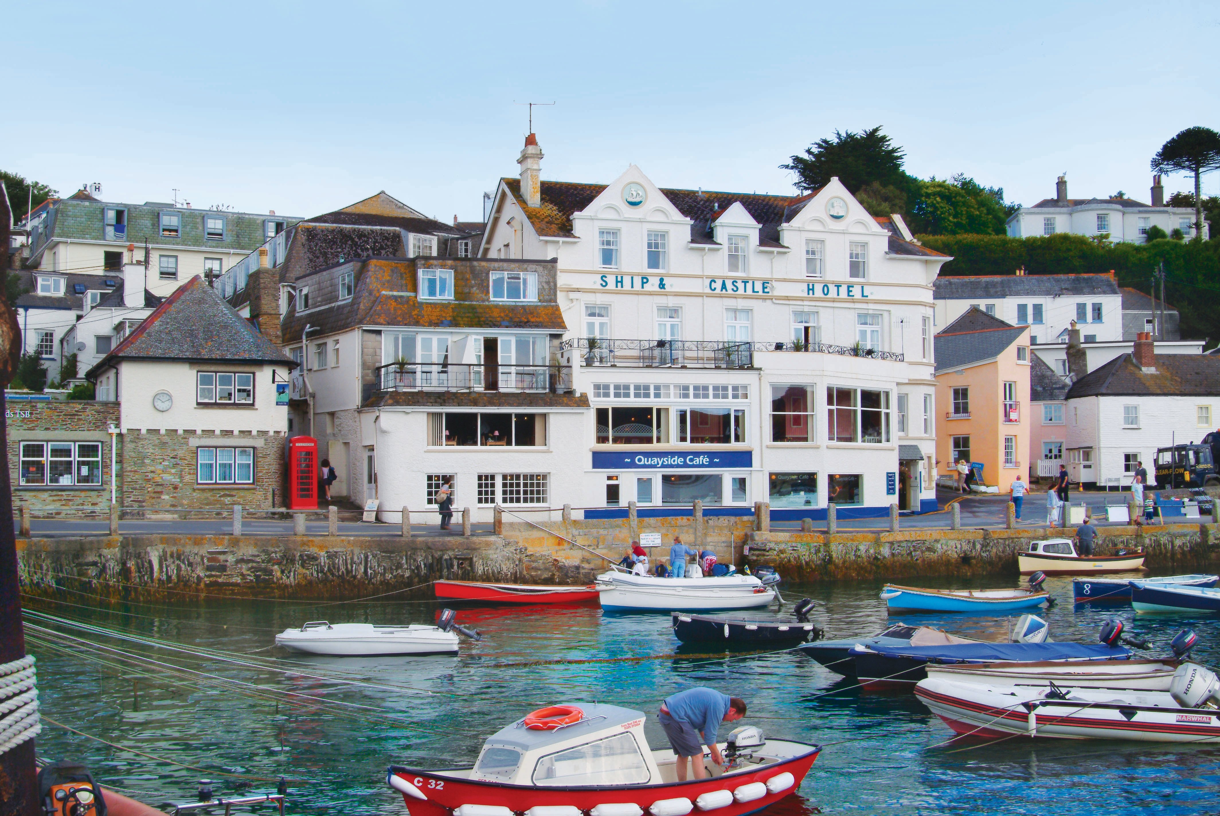 The Ship & Castle Hotel