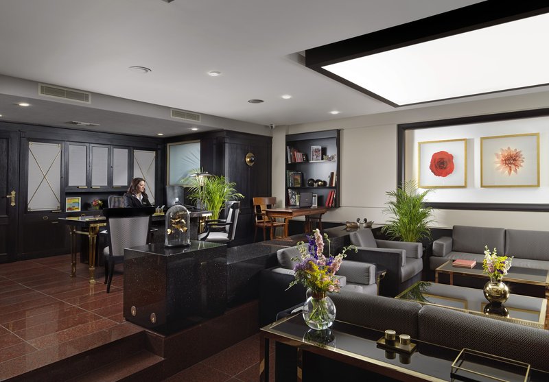 Holiday Suites